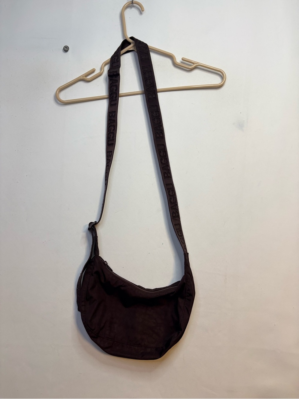 Baggallini Brown Nylon Sling Crossbody Shoulder Bag Lightweight